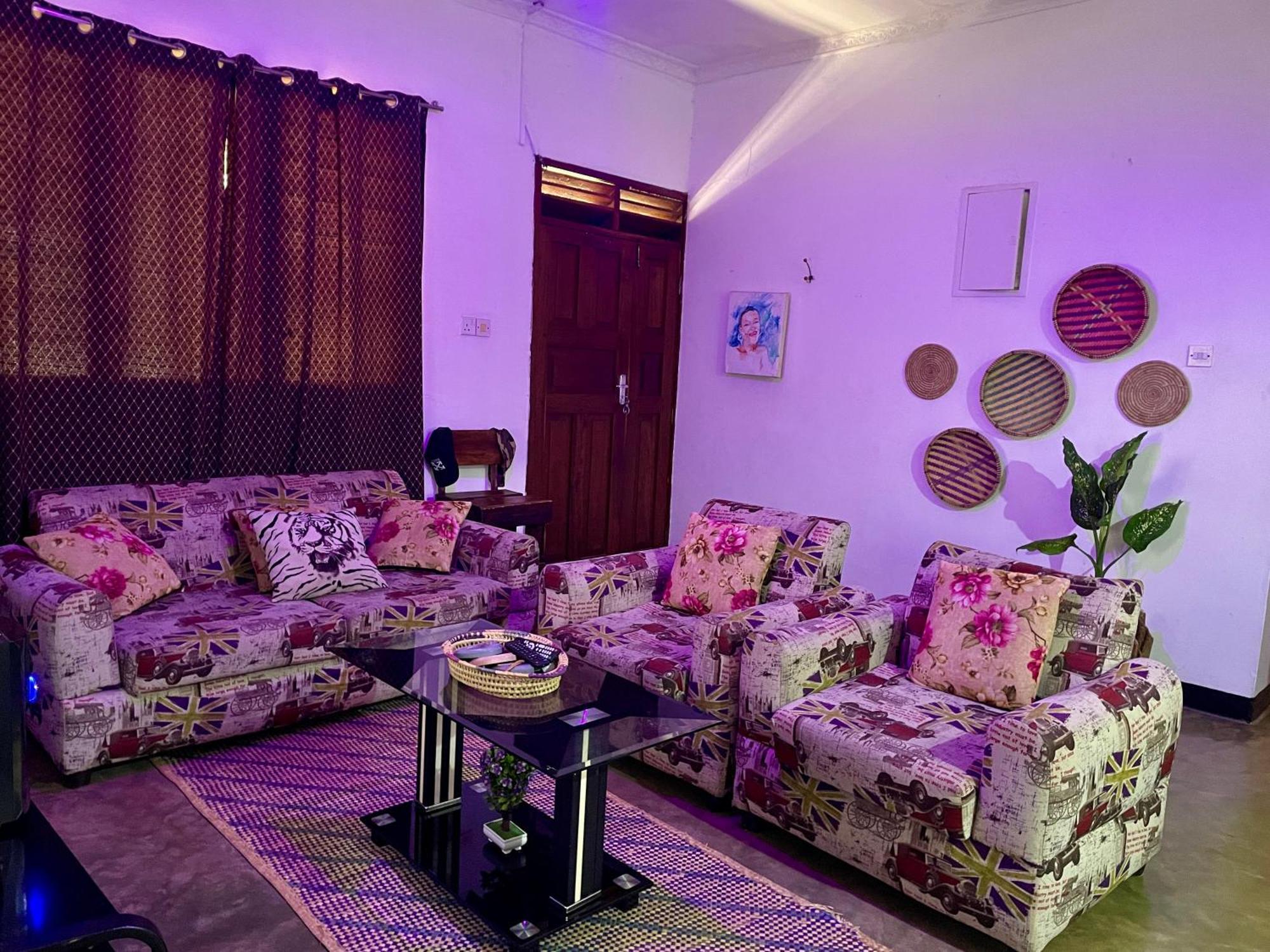 Mambo & Jambo Homestay Mwanza Exterior foto